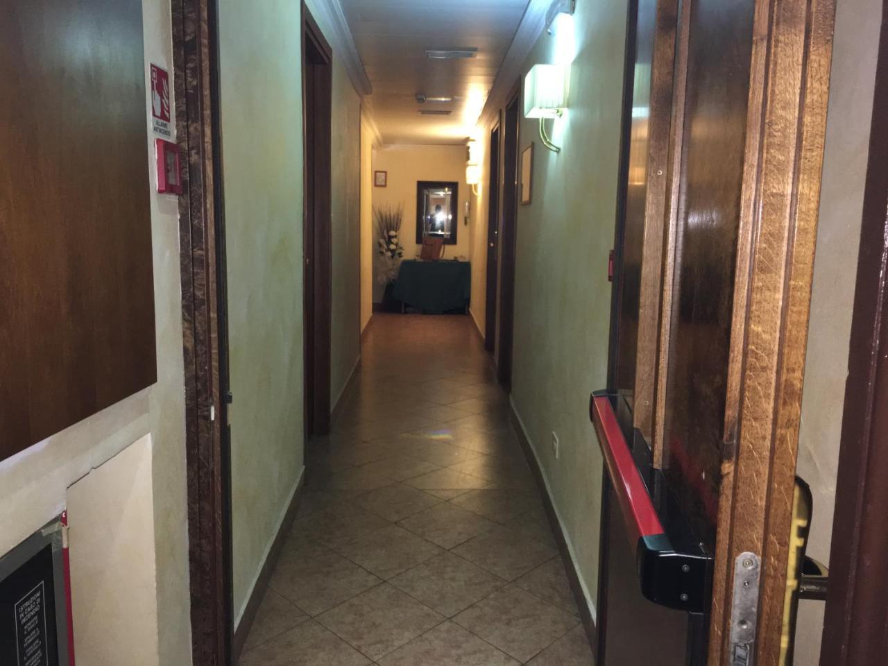 Hotel Divine Rome Bagian luar foto